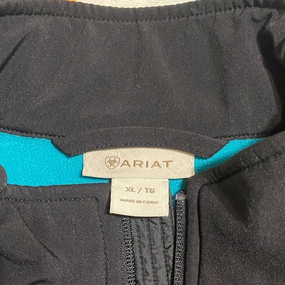 Ariat Women's Midnight Black Quilted Puffer Jacket - Picture 2 of 4